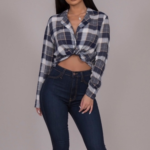 Last L• Plaid Crop Shirt in Navy - Picture 3 of 6